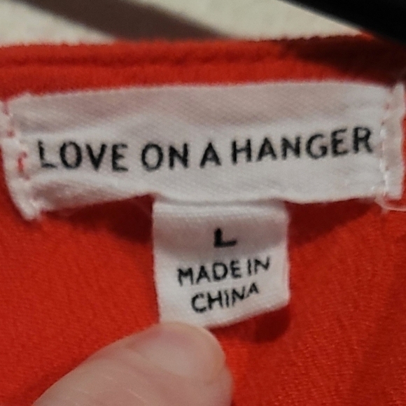 Love On A Hanger Women's Red Floral Embroidered Top Sz Large - Picture 5 of 12